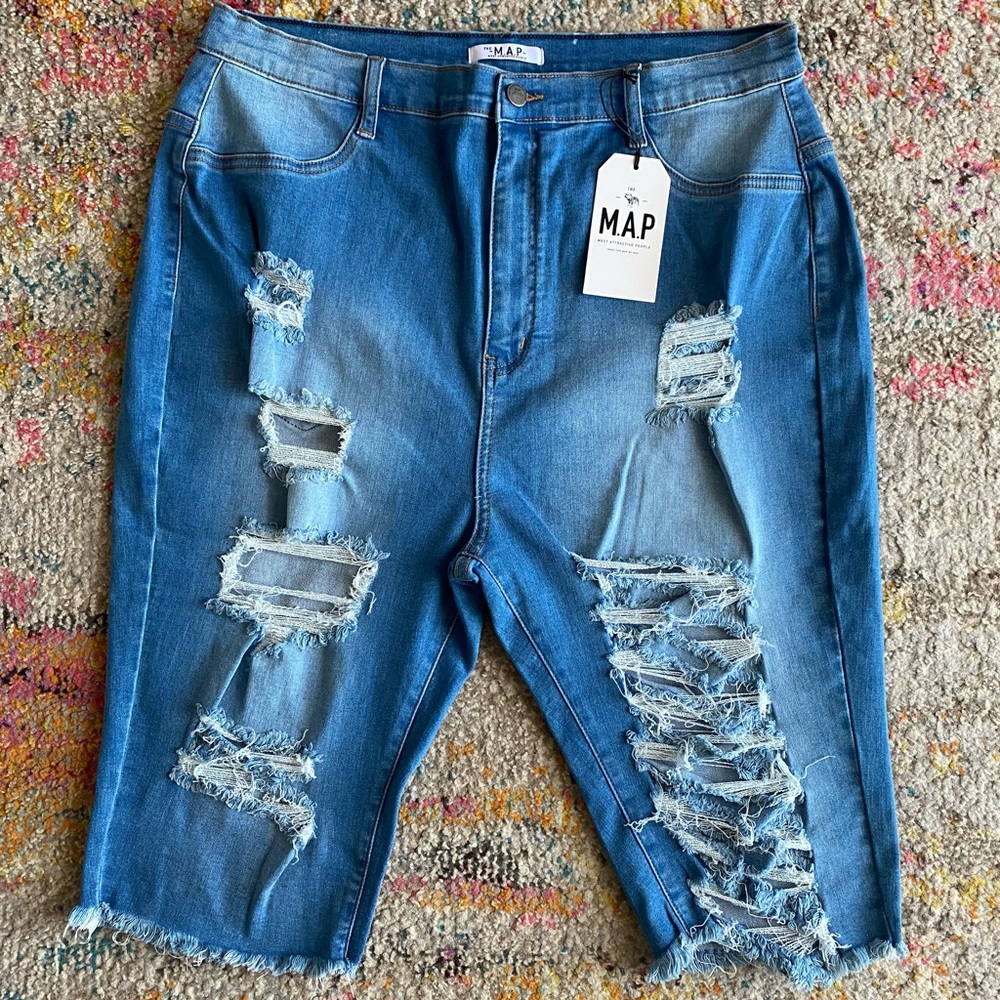 Plus Size, Curvy, Bermuda Jeans